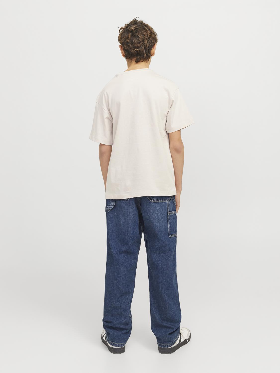 model_shot-back